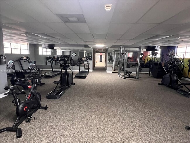 Building Photo - 200 Leslie Dr