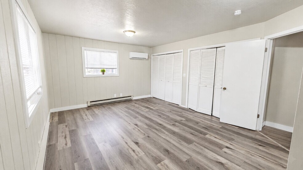 Building Photo - 45 W 1600 N
