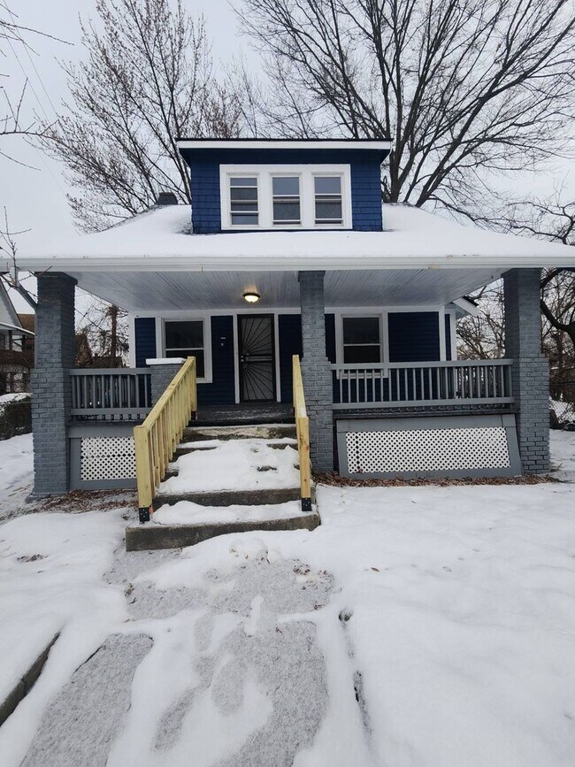 Building Photo - Charming 3-Bedroom Property in Prime Location