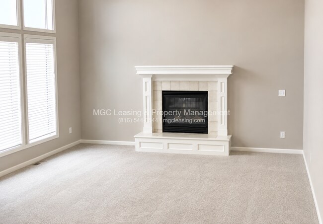 Building Photo - 2116 SW Eyrie Rd