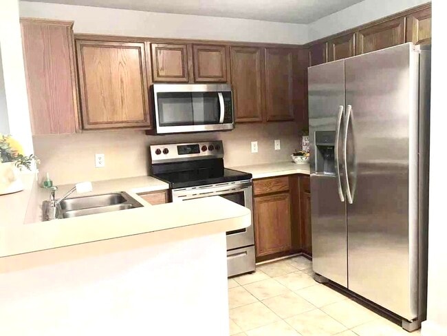 Building Photo - 11914 Rolling Stream Dr