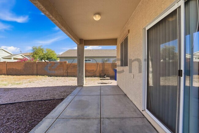 Building Photo - 3852 E Fruitvale Ave