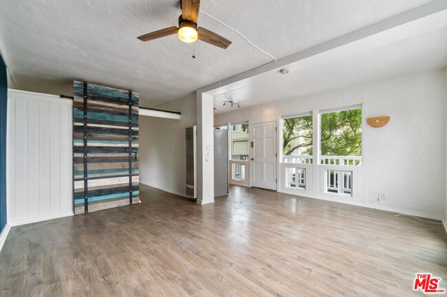 Building Photo - 115 44th St