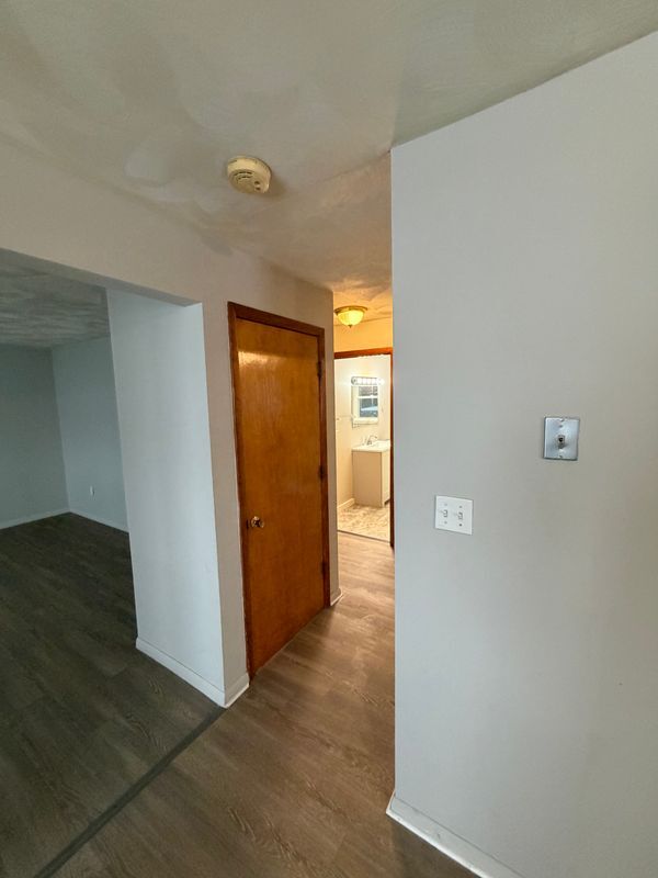 Building Photo - 44 Young Ave