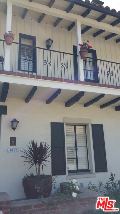 Building Photo - 10840 Lindbrook Dr