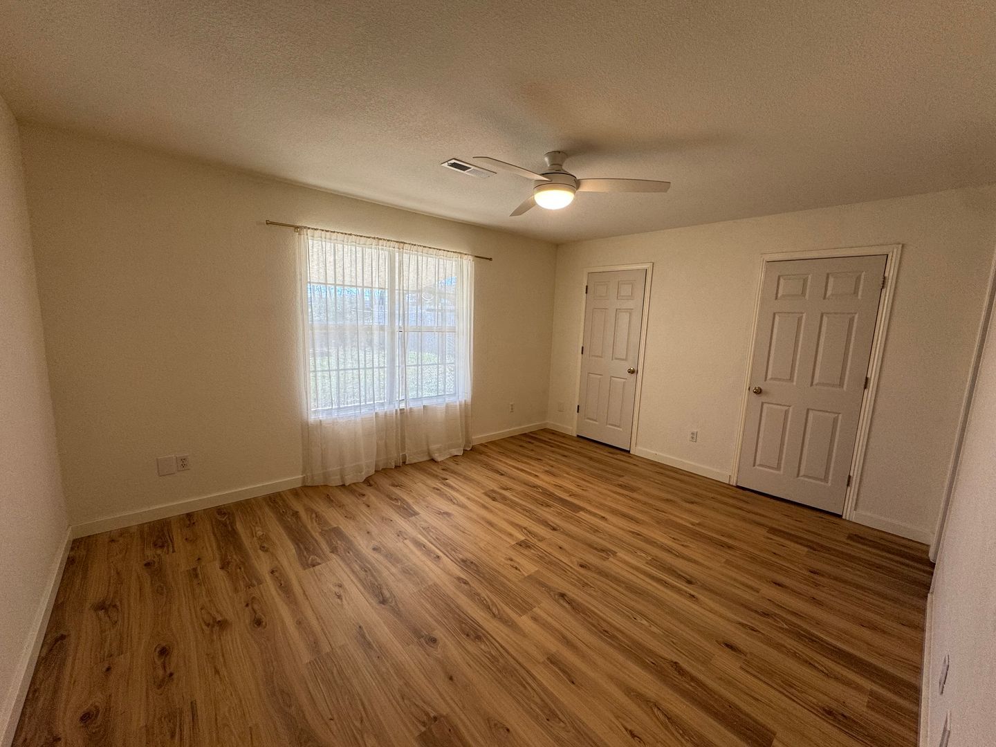 Building Photo - 1402 SE 22nd St