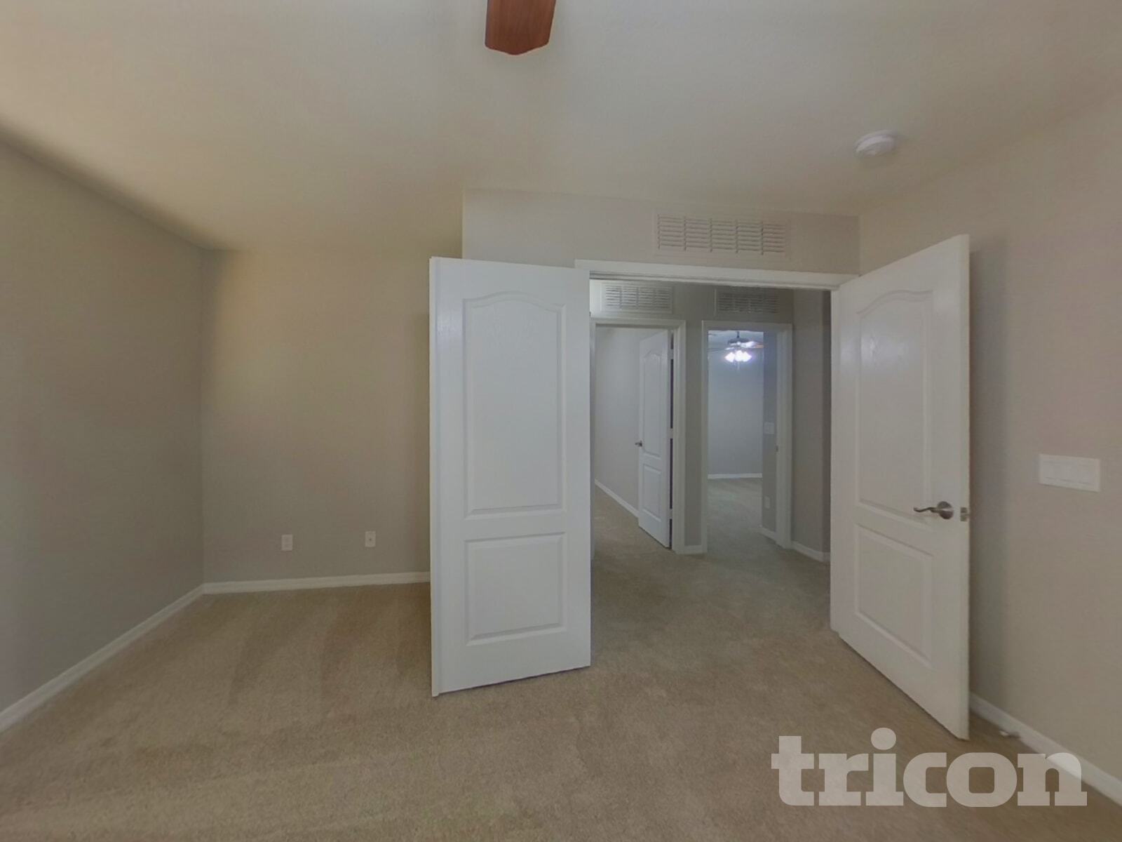 Building Photo - 12922 W Fleetwood Ln