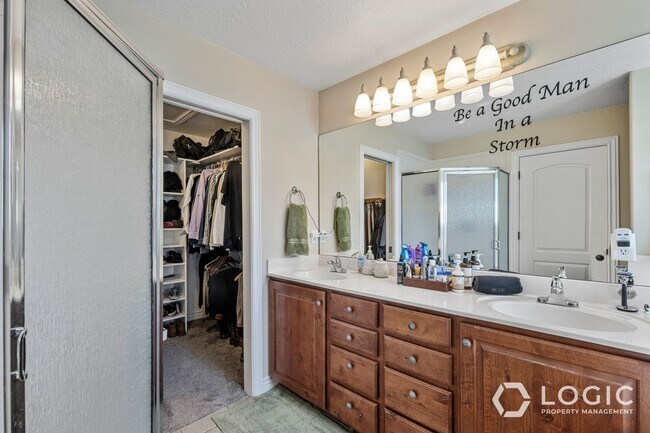 Building Photo - 9223 Silver Lake Dr