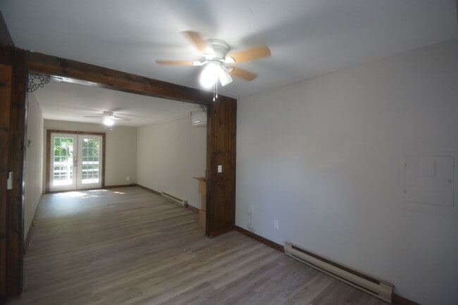 Building Photo - 564 Chestnut St