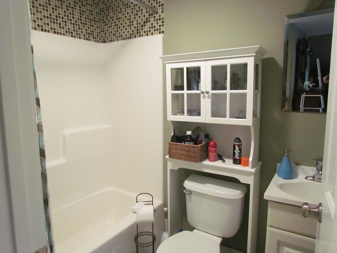 The private bathroom - 104 Howard Street, #1