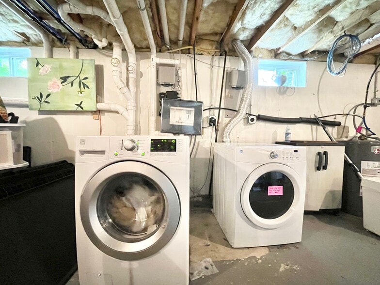 Building Photo - 17 Raymond St