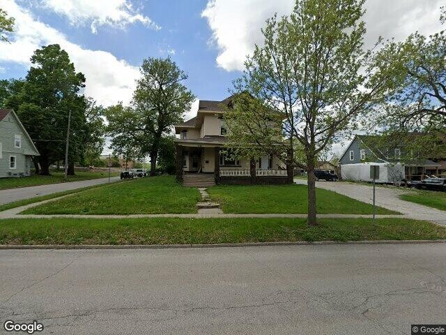 Building Photo - 1326 E 9th St