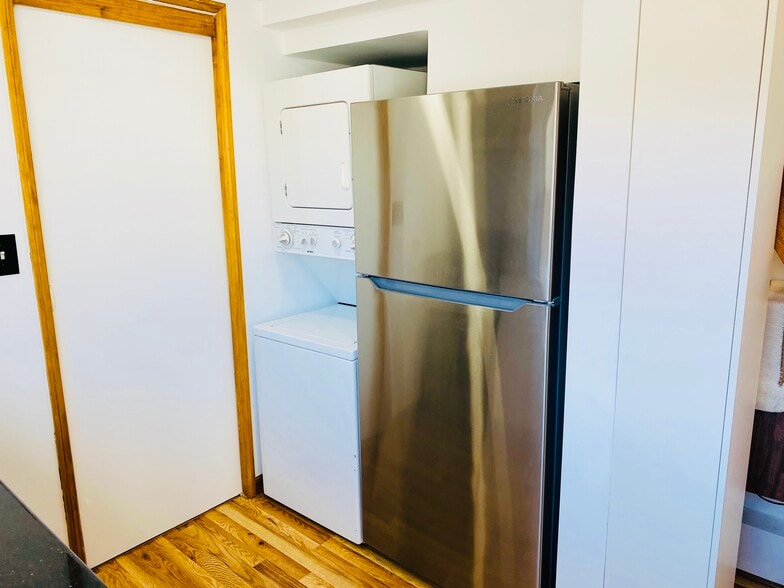 Building Photo - 2715 Alta St