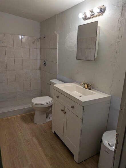 Building Photo - 1537 SW 44th Ave