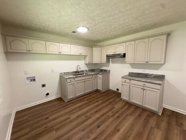 Building Photo - 962 Farwell Dr