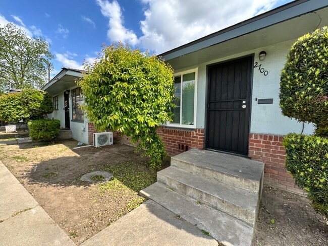 Primary Photo - 2700 N. First - 2700