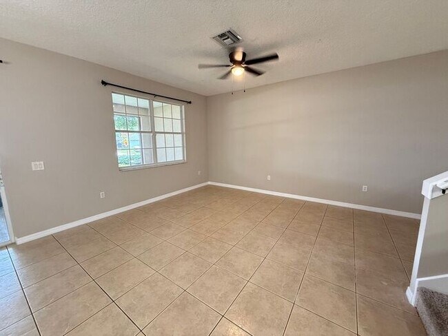 Building Photo - 3/2.5 Townhome in St Cloud-AVAILABLE NOW