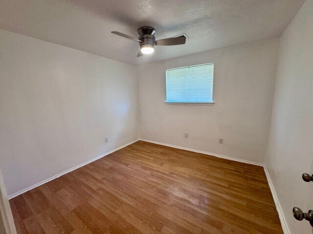 Building Photo - 2006 Seagate Ln