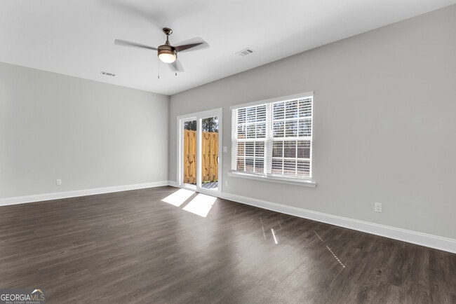 Building Photo - 408 S Zetterower Ave