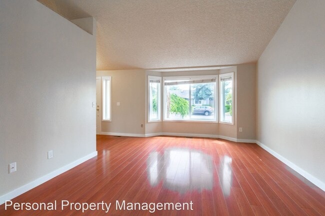 Building Photo - 3 br, 2.5 bath House - 708 NE 159th Ct