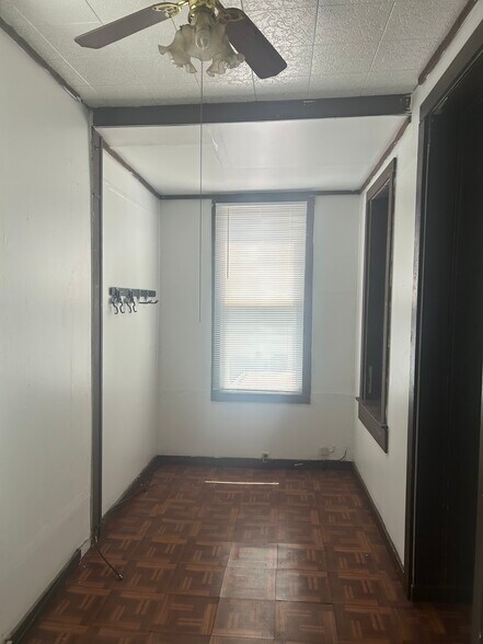 Building Photo - 2919 W Diversey Ave