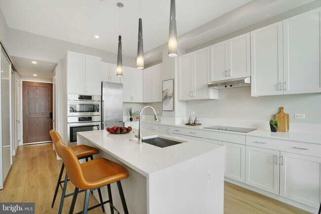 Building Photo - 801 N Fairfax St