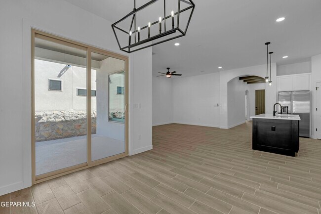 Building Photo - 15233 Expectation Ave