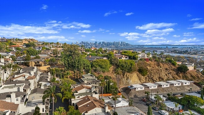 Building Photo - 3975 Hortensia St