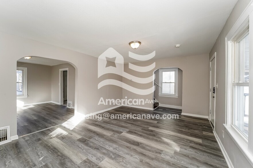 Building Photo - 400 Noble Ave