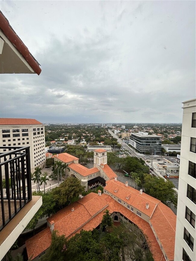 Building Photo - 888 Douglas Rd