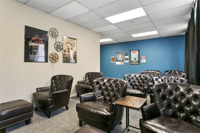 Building Photo - 475 Mount Vernon Hwy NE
