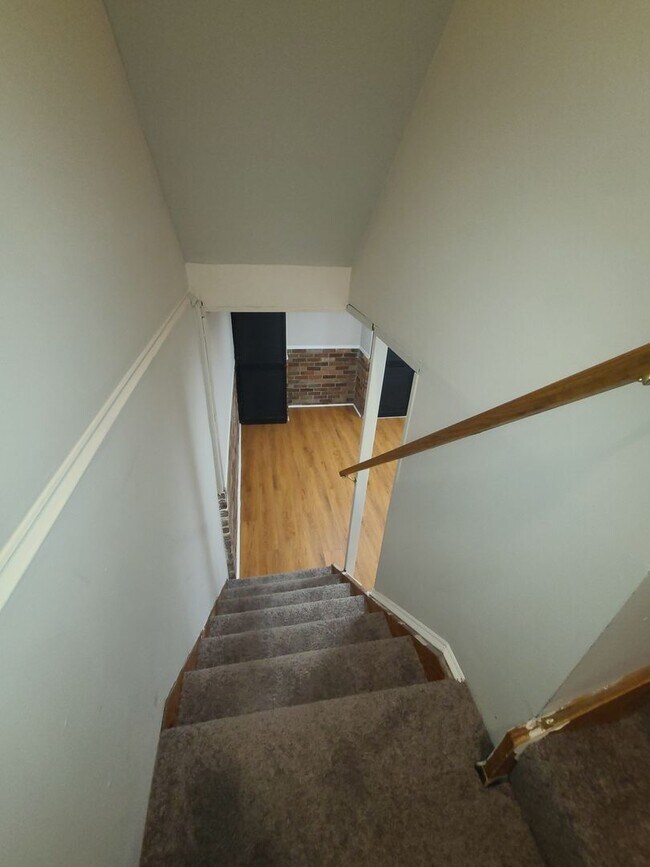 Building Photo - 303 Wisewell Ct