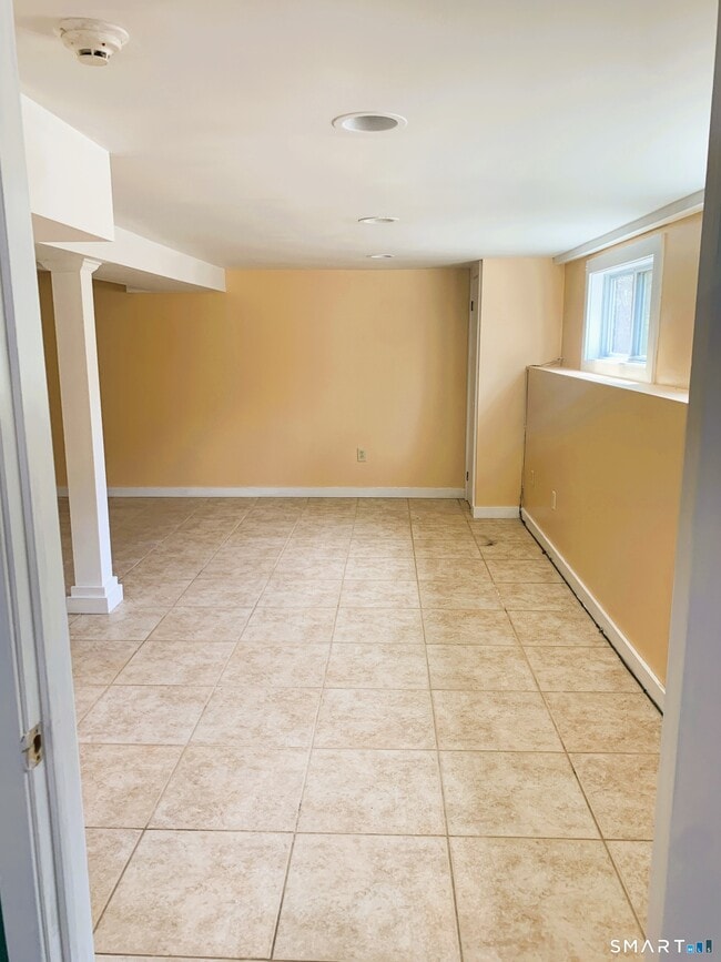 Building Photo - 15 Coral Dr