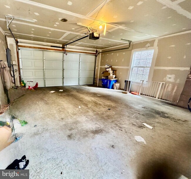 Building Photo - 23517 Gardenside Pl