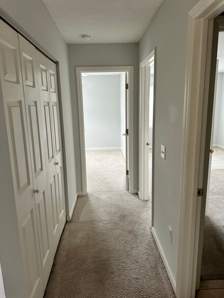 Upstairs Hall - 106 Lullwater Dr
