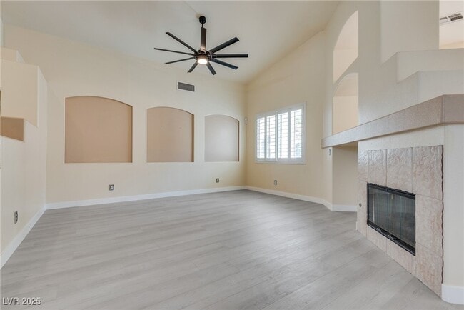 Building Photo - 1340 Rolling Sunset St