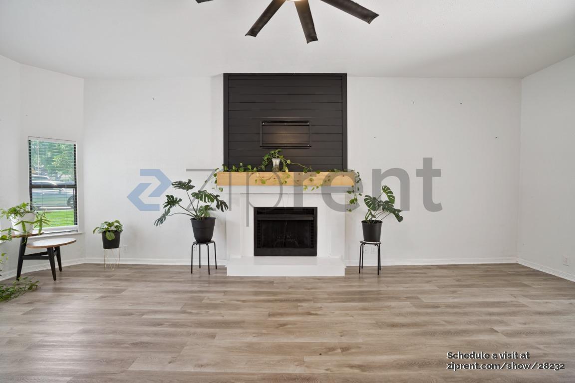 Building Photo - 9830 Sugarloaf Dr