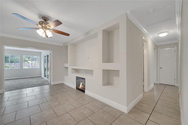 Building Photo - 1395 Meadowbrook St