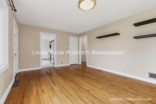 Building Photo - 6025 NE 14th Ave