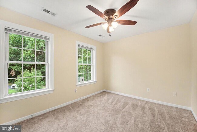 Building Photo - 71 Battery Ridge Dr