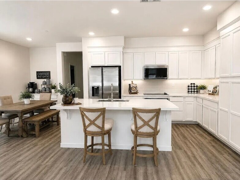 Building Photo - 3074 Seaspray Walk