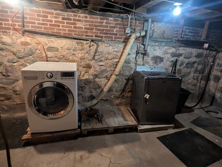 Building Photo - 115 Morris Ave