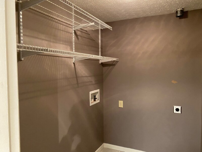 Building Photo - 6729 Meadow Creek Dr