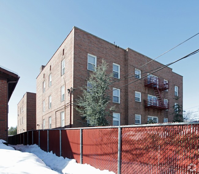 Building Photo - 920 N Broad St