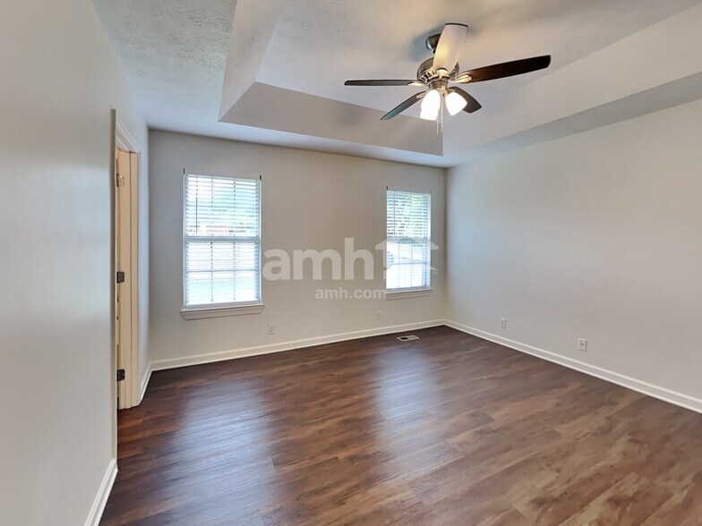 Building Photo - 1630 E Blairmont Dr