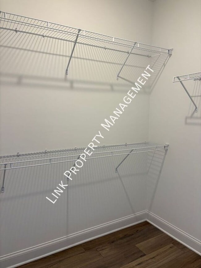 Building Photo - Brand New Townhome 3/3 Downtown near UTC a...