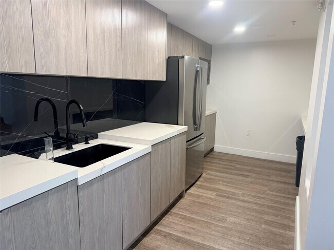 Building Photo - 100 N Federal Hwy