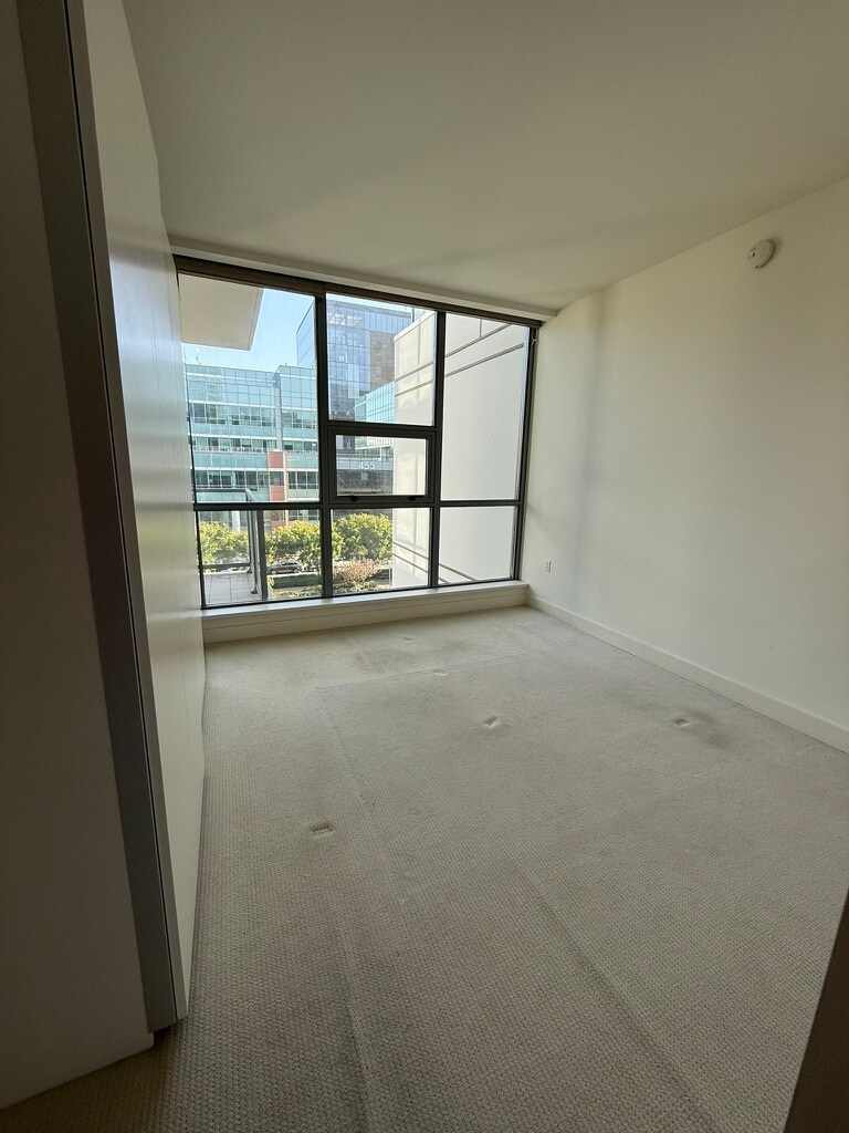 Building Photo - 420 Mission Bay Blvd N