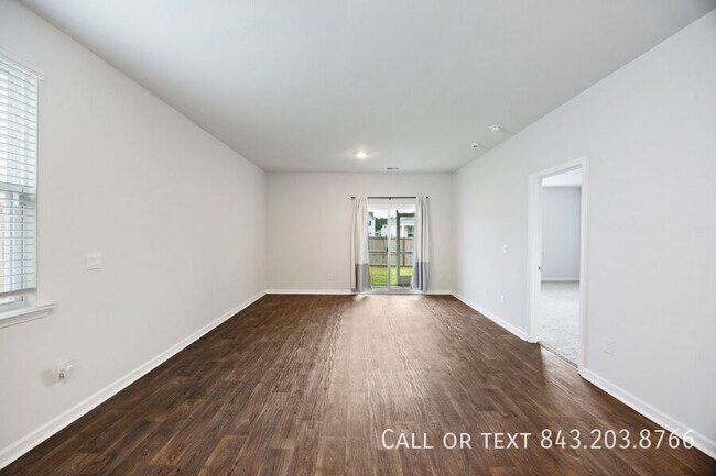 Building Photo - 103 Green Passage Ln