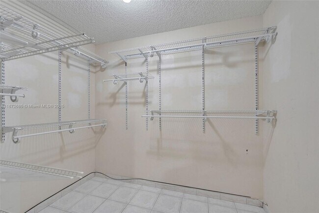 Building Photo - 1502 Whitehall Dr